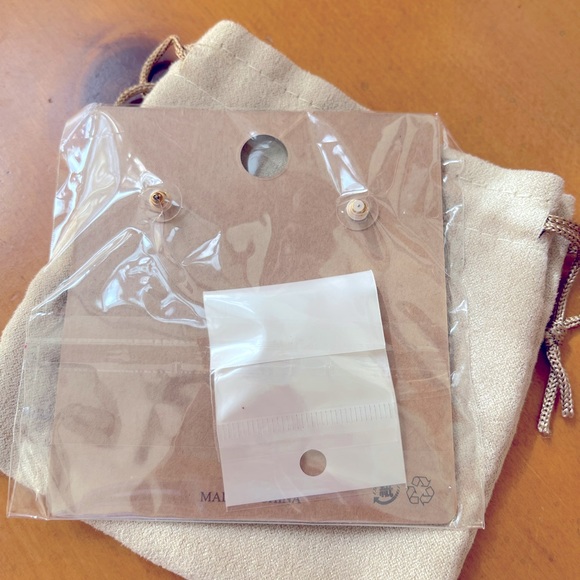 NWOT Kelmall Bright Pink Earrings. - Picture 2 of 2